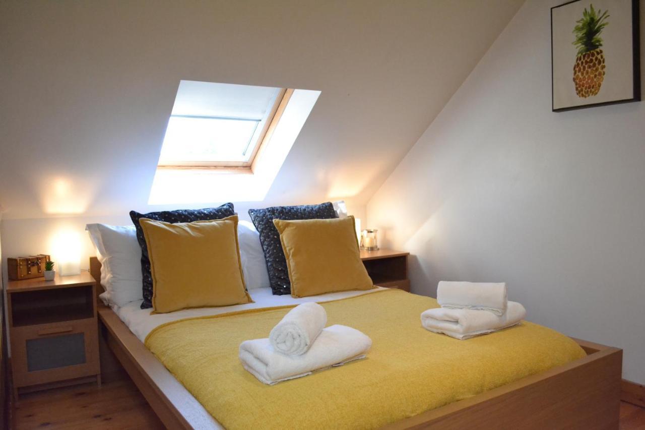 Epicsa - Family & Corporate Mews With Free Parking *