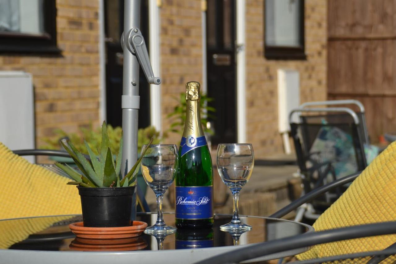 Epicsa - Family & Corporate Mews With Free Parking