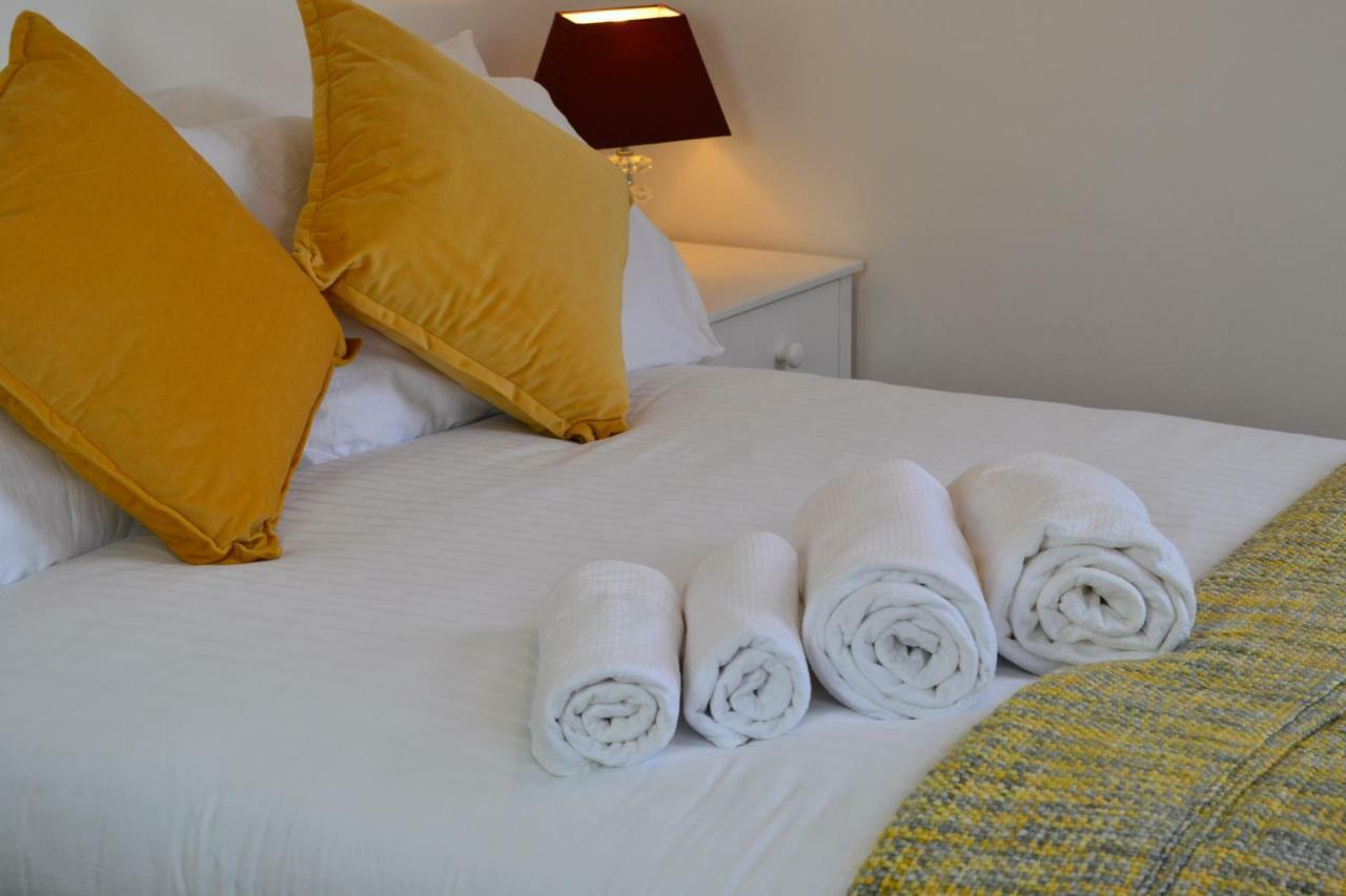 Epicsa - Family & Corporate Mews With Free Parking *