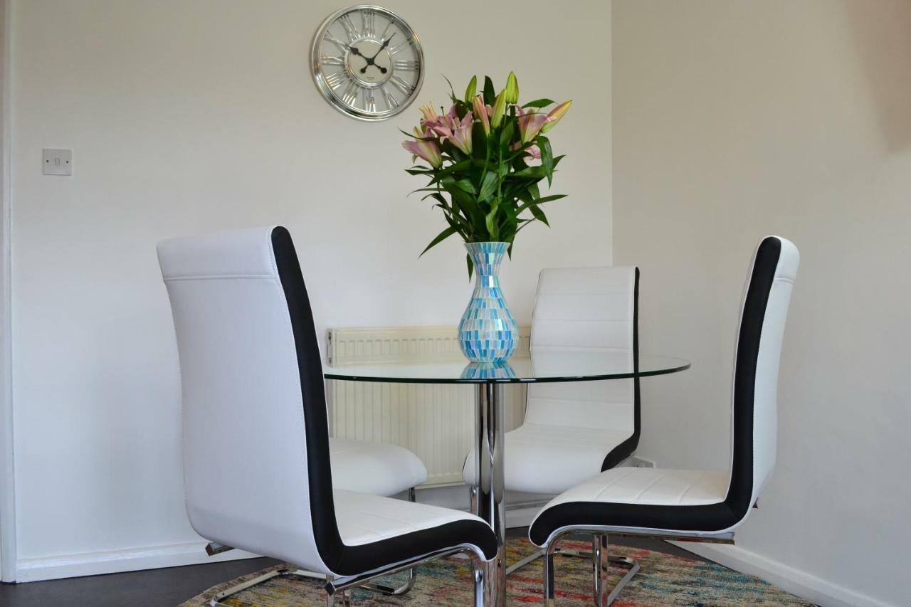 Epicsa - Family & Corporate Mews With Free Parking