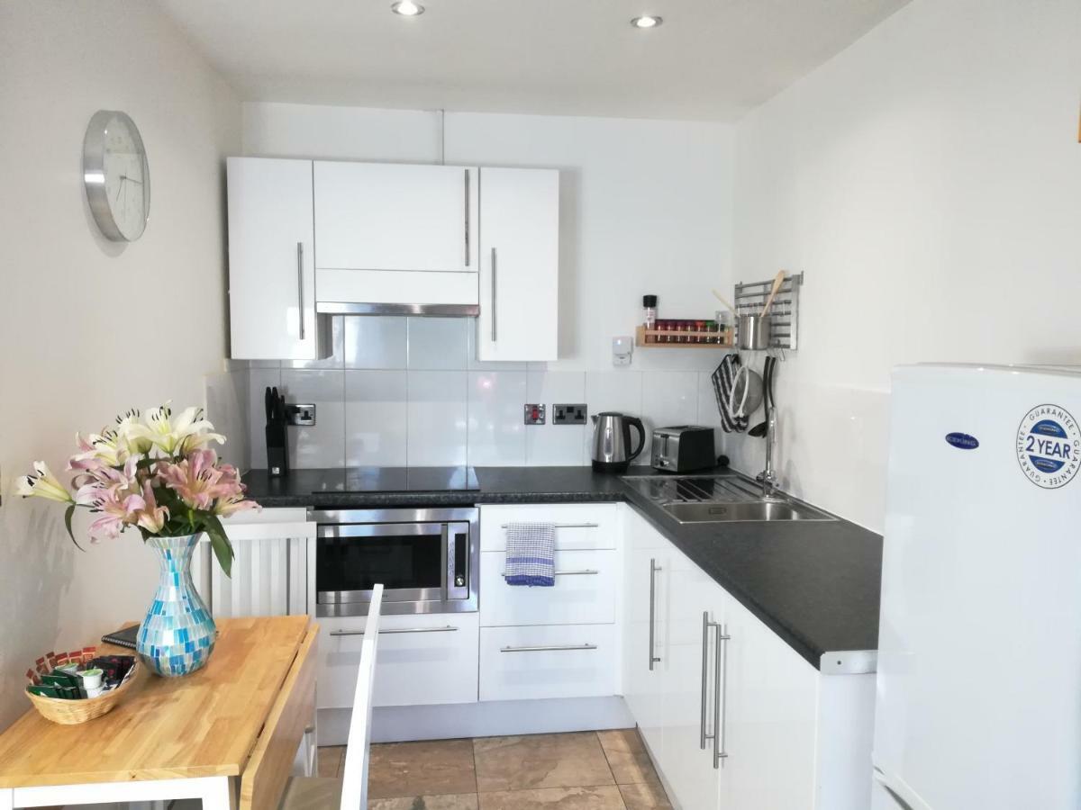 Epicsa - Family & Corporate Mews With Free Parking CBG