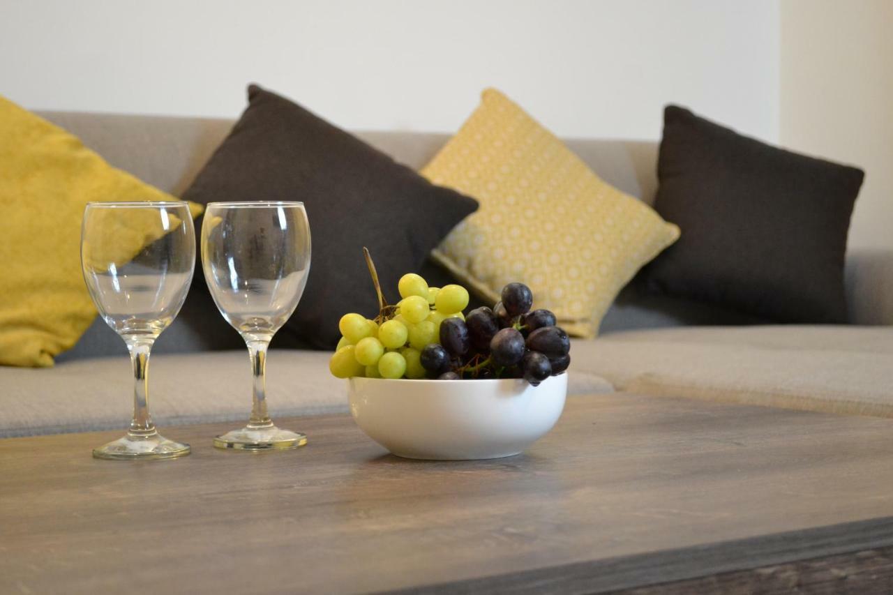 Epicsa - Family & Corporate Mews With Free Parking Appartement CBG