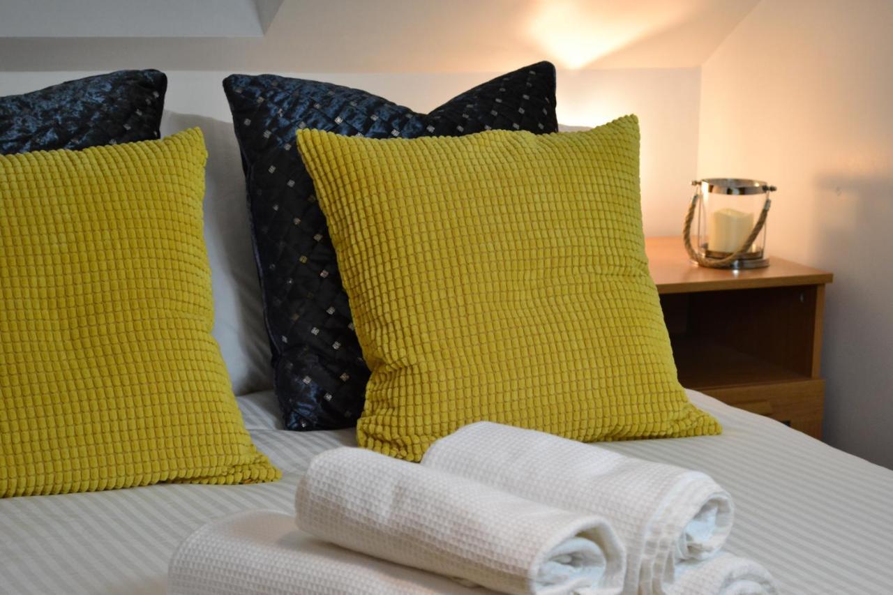 Epicsa - Family & Corporate Mews With Free Parking Appartement CBG